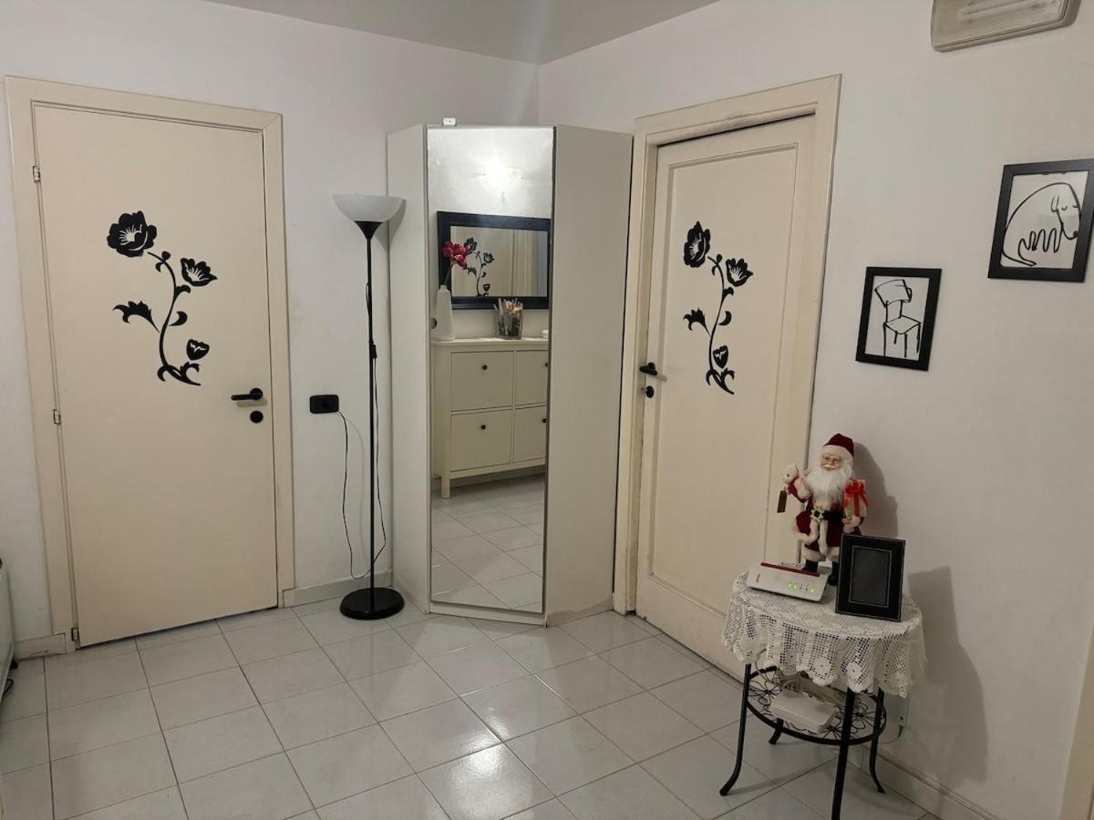 Sweethome Lisa Rome